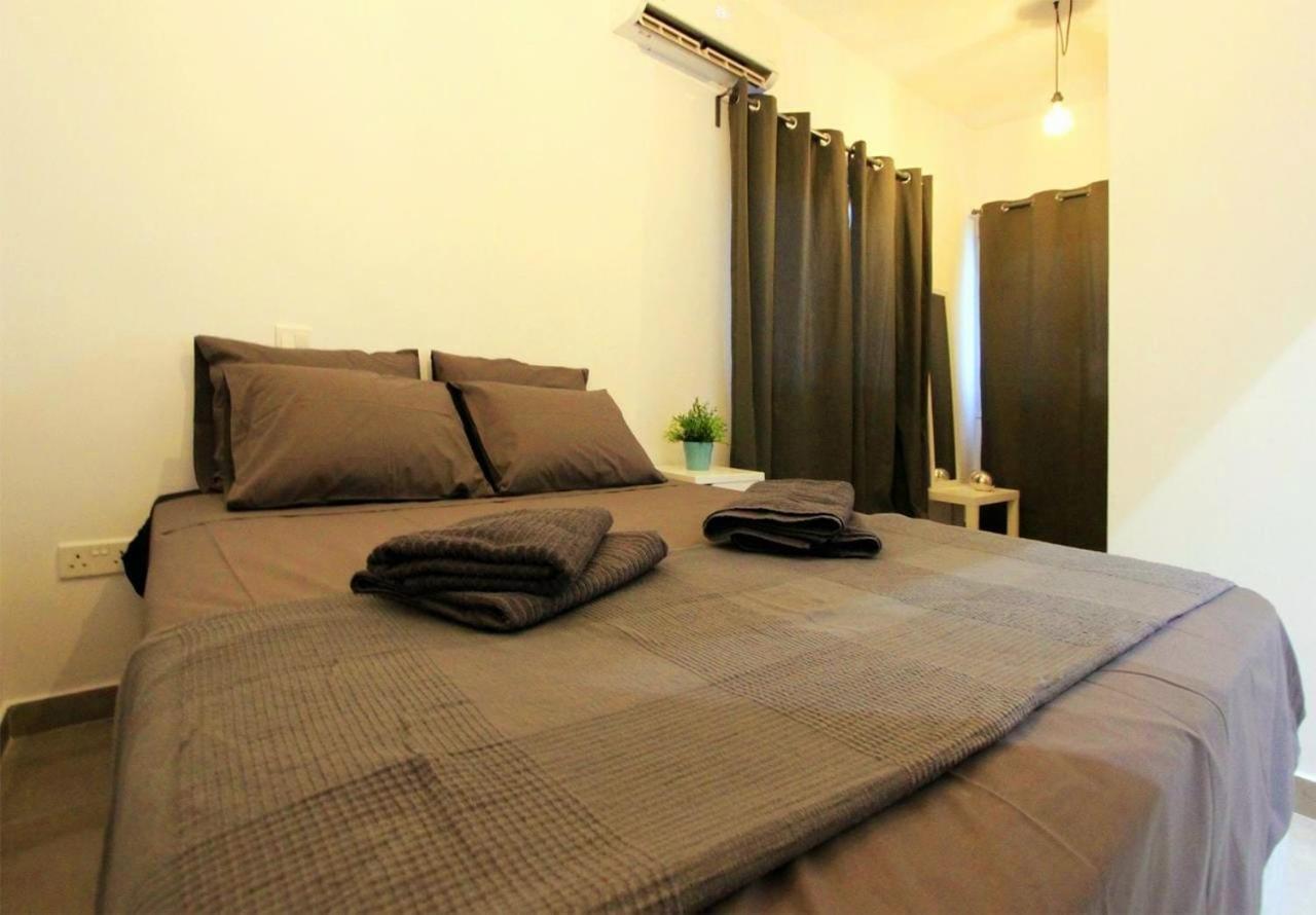 Papadavid Apartments 파포스 외부 사진