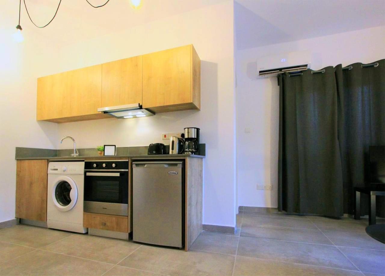 Papadavid Apartments 파포스 외부 사진