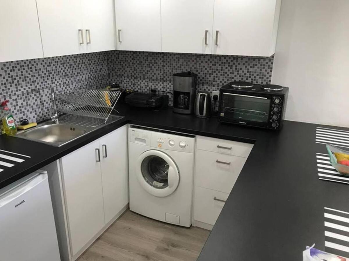 Papadavid Apartments 파포스 외부 사진