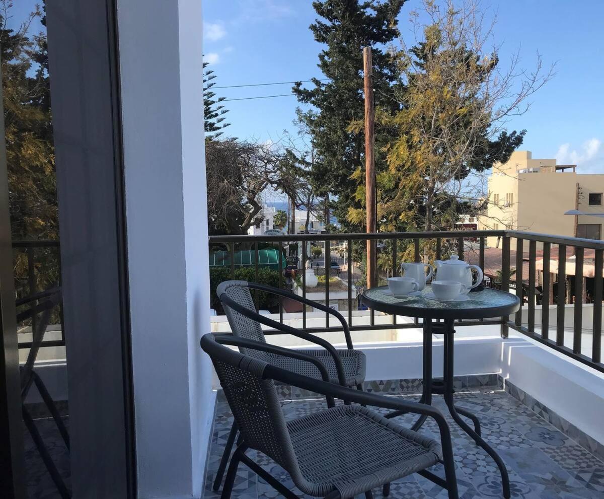Papadavid Apartments 파포스 외부 사진