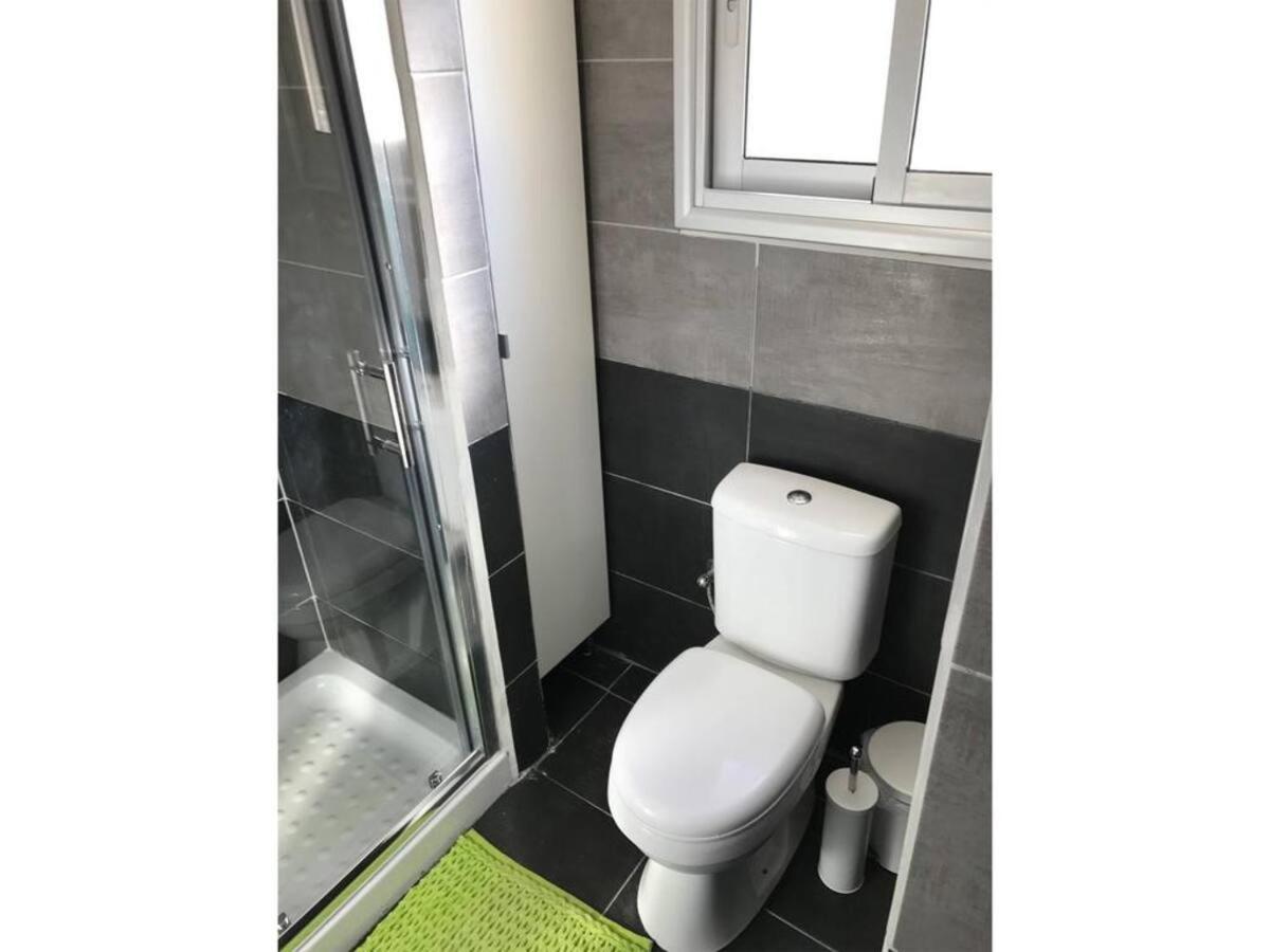 Papadavid Apartments 파포스 외부 사진