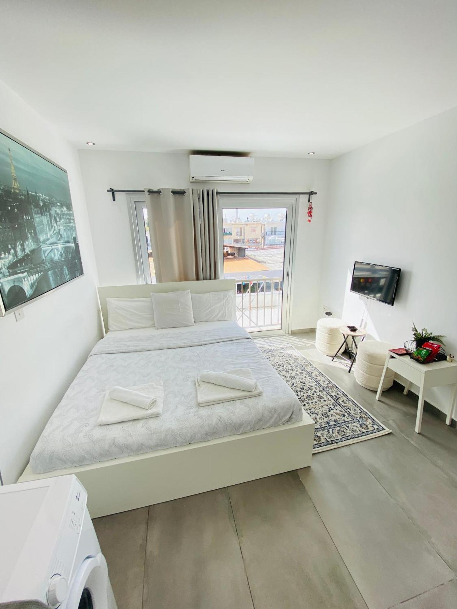 Papadavid Apartments 파포스 외부 사진